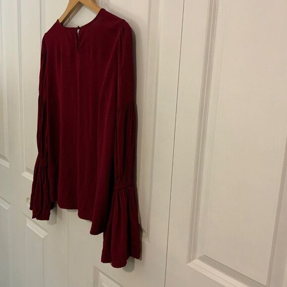 Club Monaco Burgundy Maroon Tiered Bell Sleeve Top Large - Picture 9 of 10